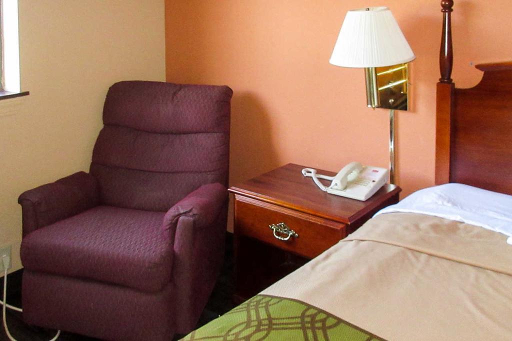 Econo Lodge Inn & Suites Ripley Zimmer foto